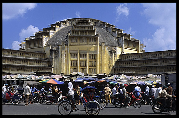 The beautiful Art Deco style Psar Thmei (central market) in Phnom Penh.