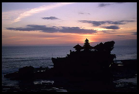 The famous sunset at Tanah Lot.