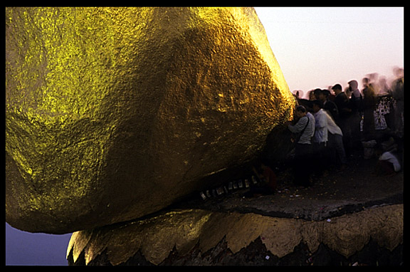 Waiting for your turn to touch the golden rock at Kyaiktiyo.