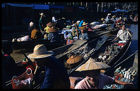 The floating market of Ywama on Inle Lake.