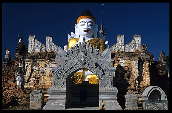 The sitting Buddha of Kyaukhpyugyu Paya next to the Intha village of Nanthe on Inle Lake.