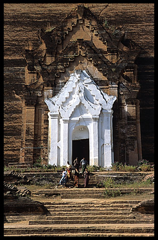 A Burmese family walking down the Mingun Paya.