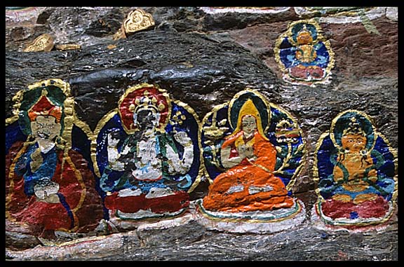 Buddha images on the Lingkhor Kora.
